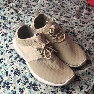 Women Nike Running Shoes